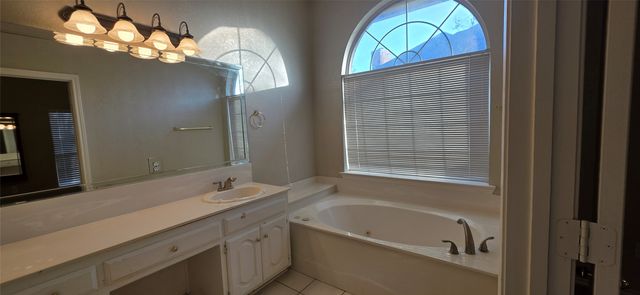 4514 Lakepointe Avenue, Rowlett, TX 75088