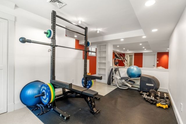 138 Thorndike St, Cambridge, MA 02141