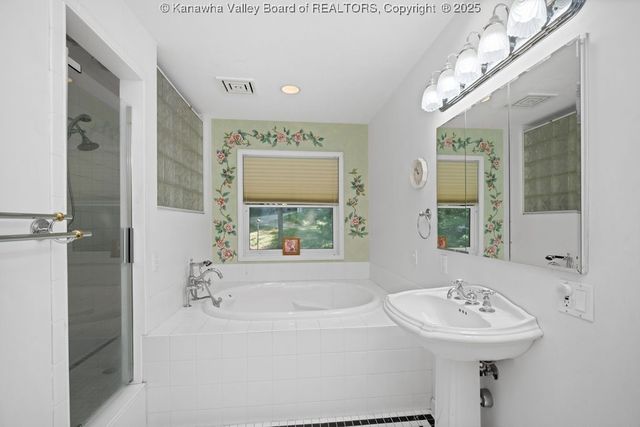 345 Meda Lane, Elkview, WV 25071