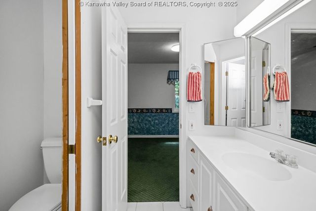 345 Meda Lane, Elkview, WV 25071