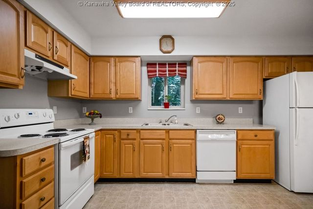 345 Meda Lane, Elkview, WV 25071