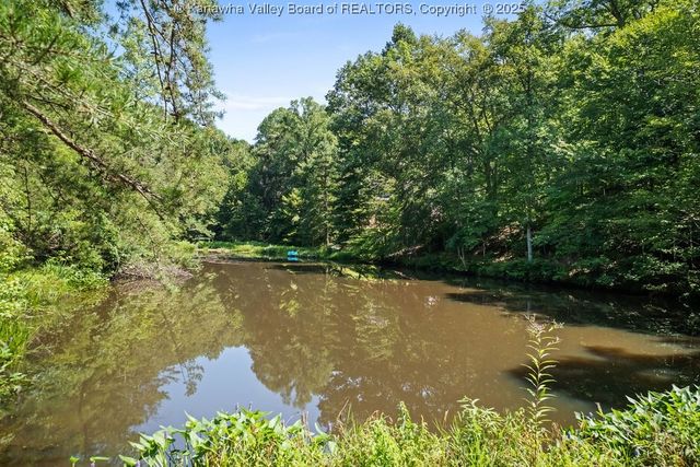 345 Meda Lane, Elkview, WV 25071