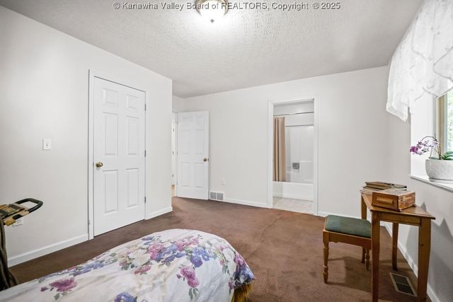 345 Meda Lane, Elkview, WV 25071