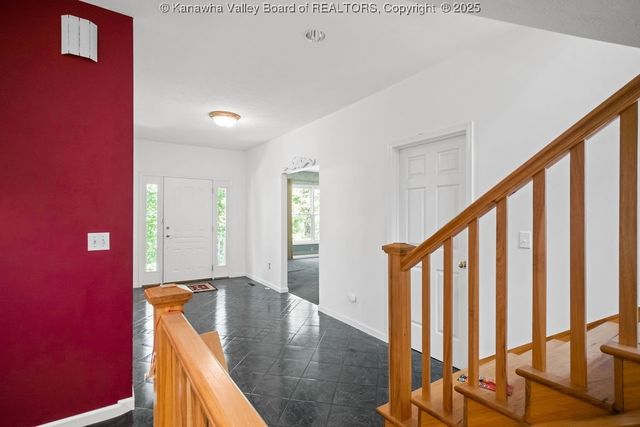 345 Meda Lane, Elkview, WV 25071