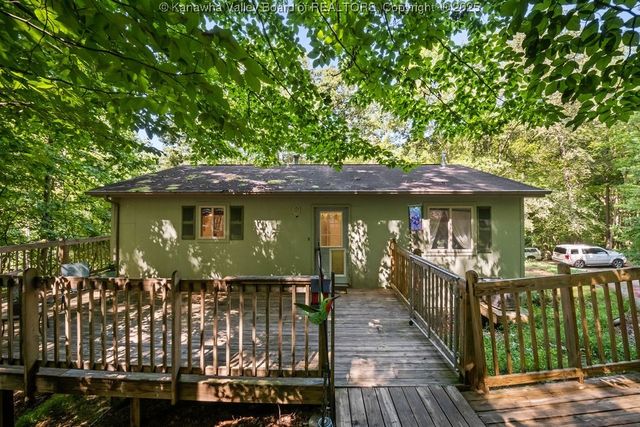 345 Meda Lane, Elkview, WV 25071