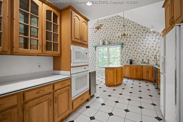 345 Meda Lane, Elkview, WV 25071