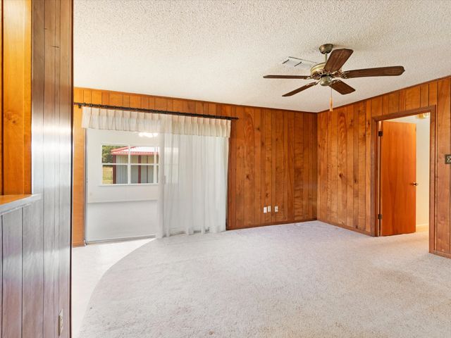 108 W Cunningham Street, Bonham, TX 75418