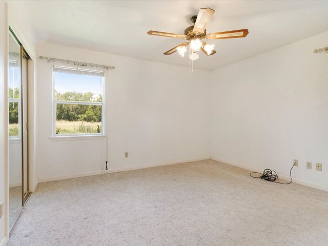 108 W Cunningham Street, Bonham, TX 75418