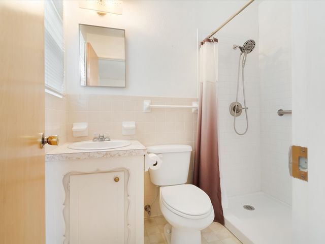 108 W Cunningham Street, Bonham, TX 75418