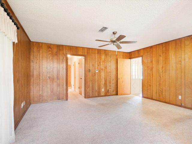 108 W Cunningham Street, Bonham, TX 75418
