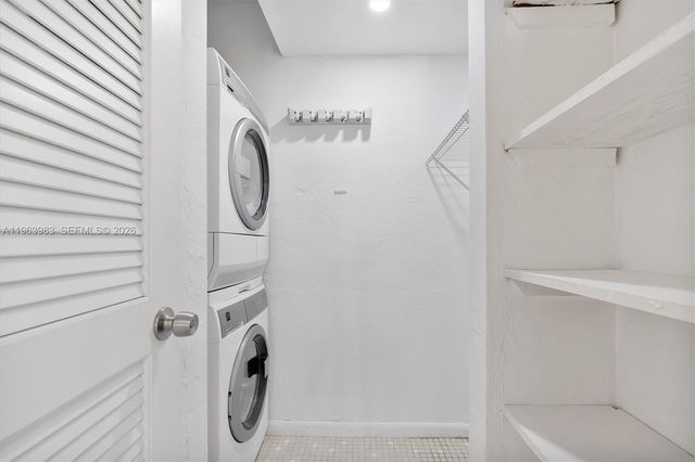 3860 NE 170th St 205, North Miami Beach, FL 33160