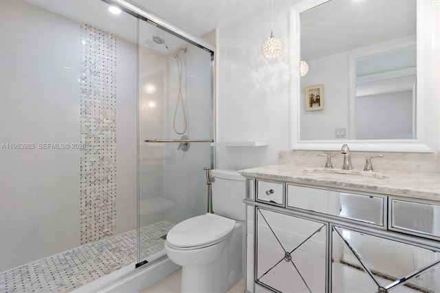 3860 NE 170th St 205, North Miami Beach, FL 33160