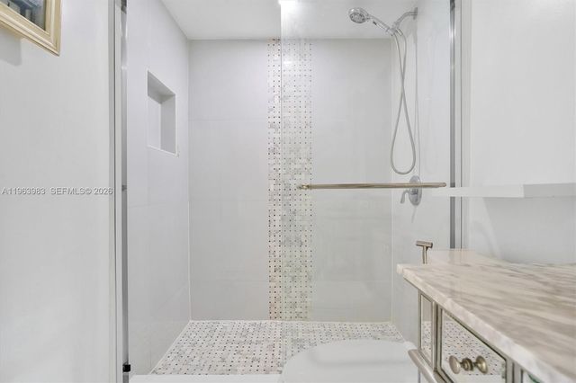 3860 NE 170th St 205, North Miami Beach, FL 33160