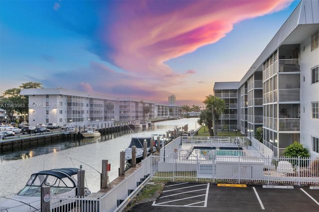 3860 NE 170th St 205, North Miami Beach, FL 33160