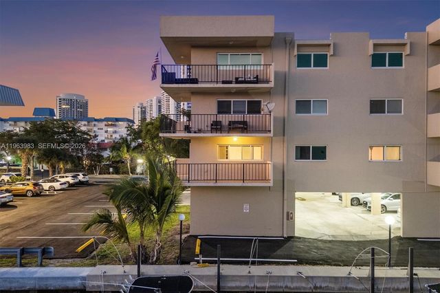 3860 NE 170th St 205, North Miami Beach, FL 33160