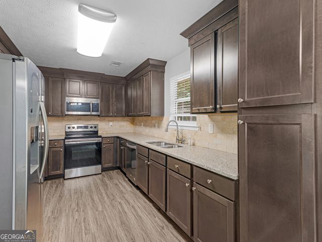 122 Springwood Valley Road, Stockbridge, GA 30281