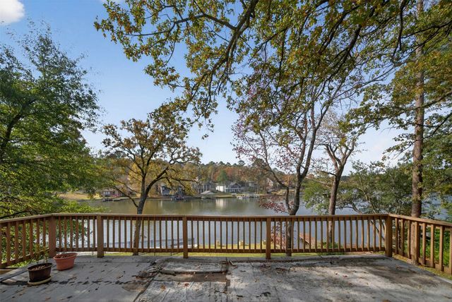 520 Hideaway Lane E, Hideaway, TX 75771