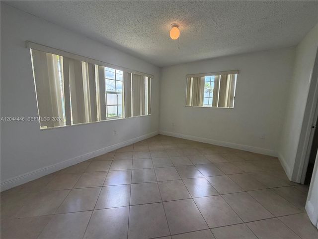 7395 Garfield St, Hollywood, FL 33024