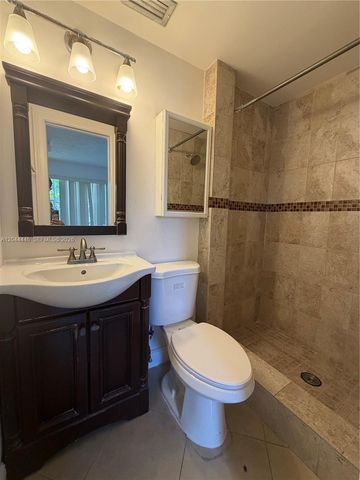 7395 Garfield St, Hollywood, FL 33024