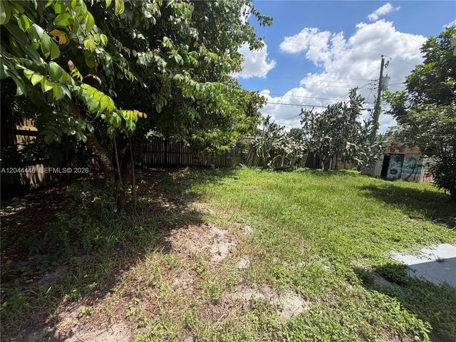 7395 Garfield St, Hollywood, FL 33024