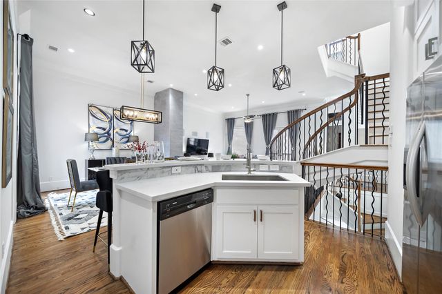 709 Reinicke Street, Houston, TX 77007