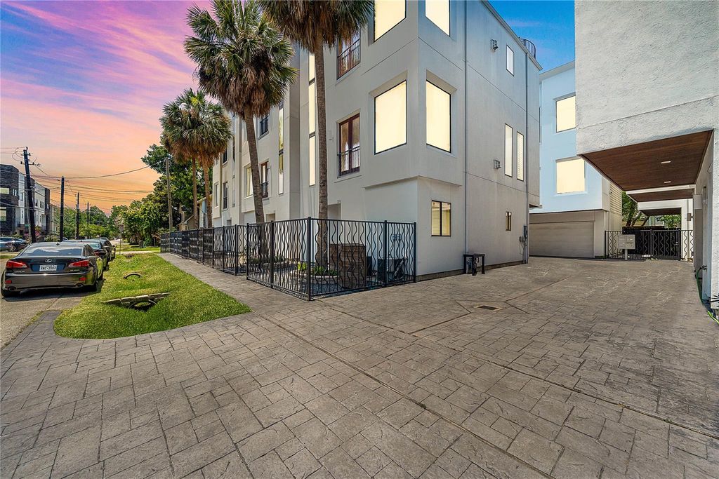 709 Reinicke Street, Houston, TX 77007