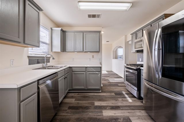 104 Pond WAY, Hutto, TX 78634