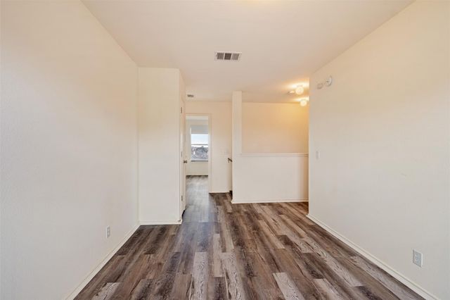 104 Pond WAY, Hutto, TX 78634