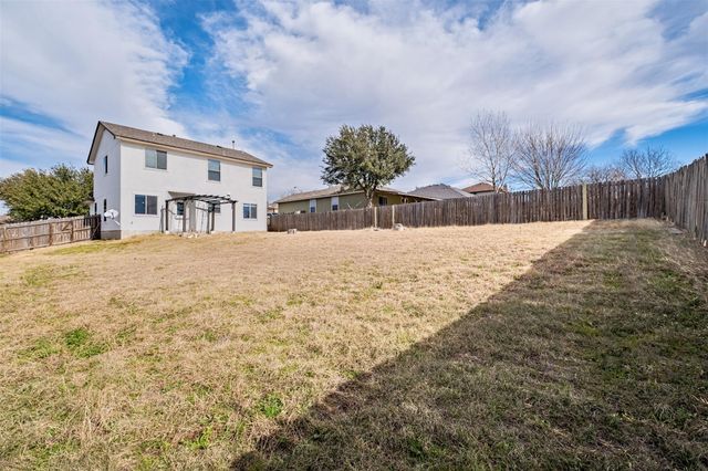 104 Pond WAY, Hutto, TX 78634