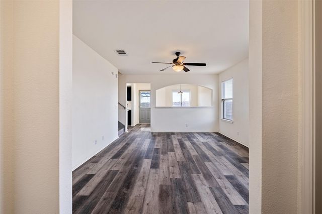 104 Pond WAY, Hutto, TX 78634