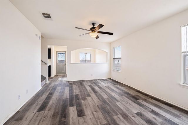 104 Pond WAY, Hutto, TX 78634