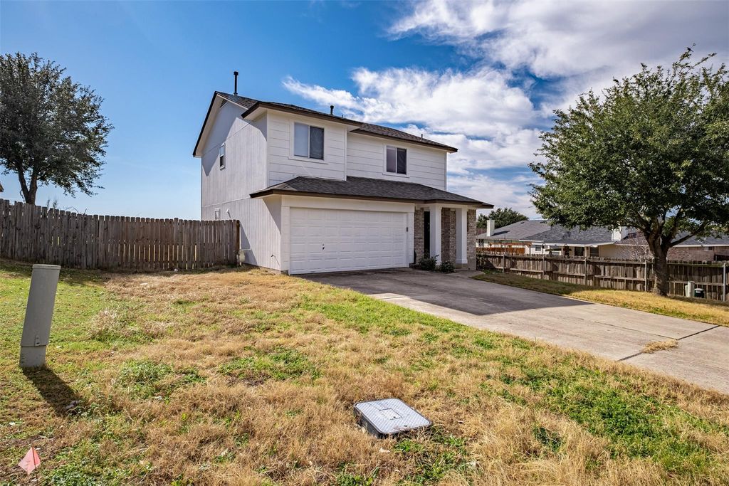 104 Pond WAY, Hutto, TX 78634