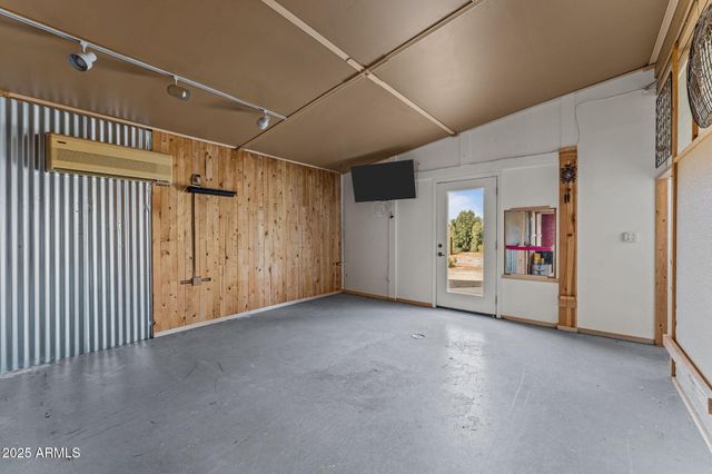 46623 N GRAND Avenue, Morristown, AZ 85342