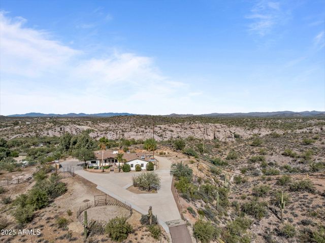 46623 N GRAND Avenue, Morristown, AZ 85342