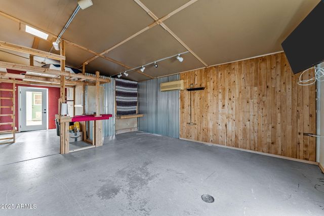 46623 N GRAND Avenue, Morristown, AZ 85342