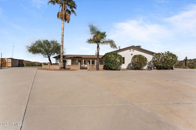 46623 N GRAND Avenue, Morristown, AZ 85342