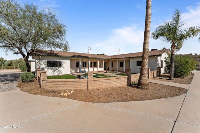 46623 N GRAND Avenue, Morristown, AZ 85342