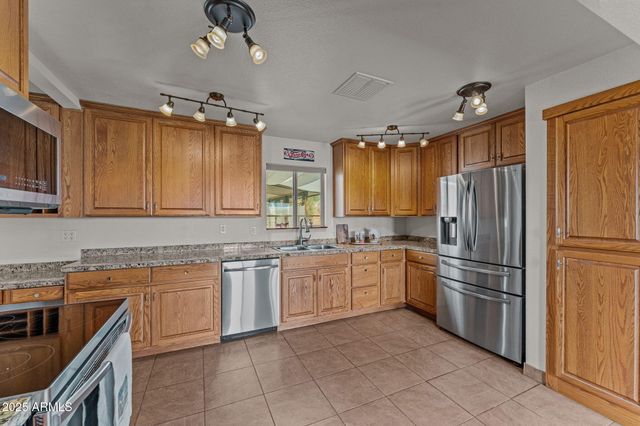 46623 N GRAND Avenue, Morristown, AZ 85342