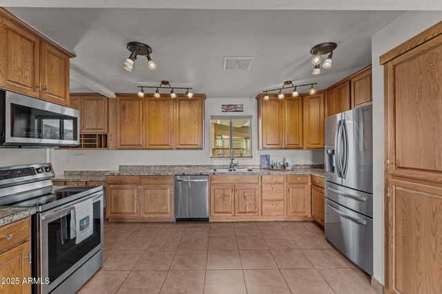 46623 N GRAND Avenue, Morristown, AZ 85342