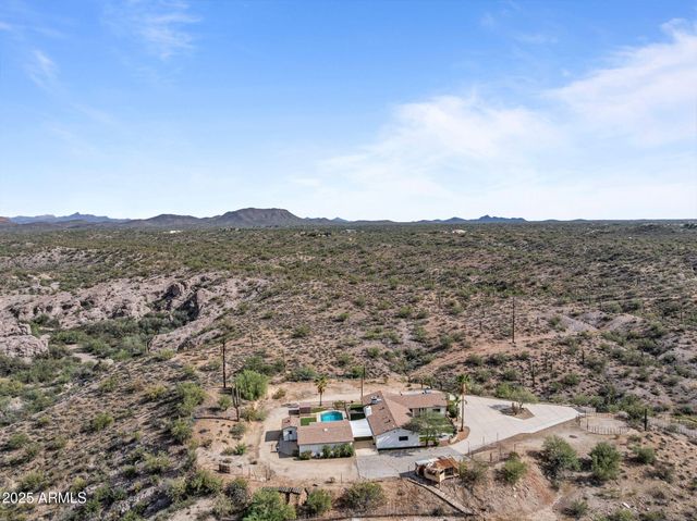 46623 N GRAND Avenue, Morristown, AZ 85342