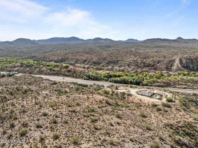 46623 N GRAND Avenue, Morristown, AZ 85342