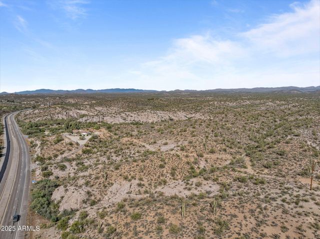 46623 N GRAND Avenue, Morristown, AZ 85342
