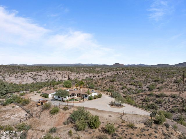 46623 N GRAND Avenue, Morristown, AZ 85342