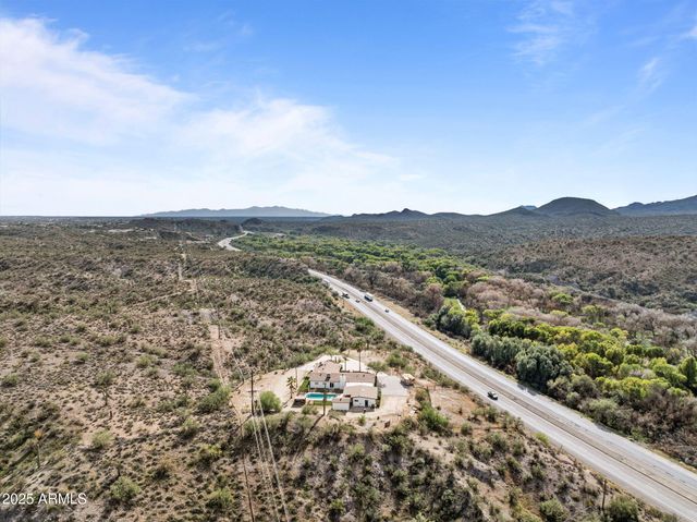 46623 N GRAND Avenue, Morristown, AZ 85342