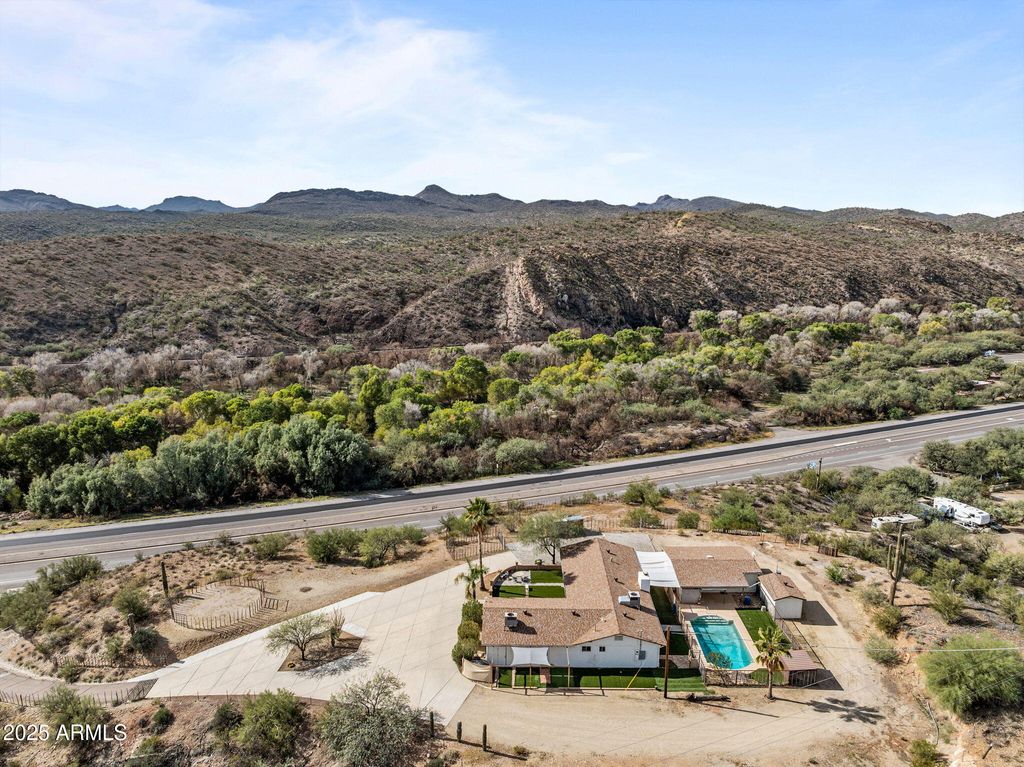 46623 N GRAND Avenue, Morristown, AZ 85342