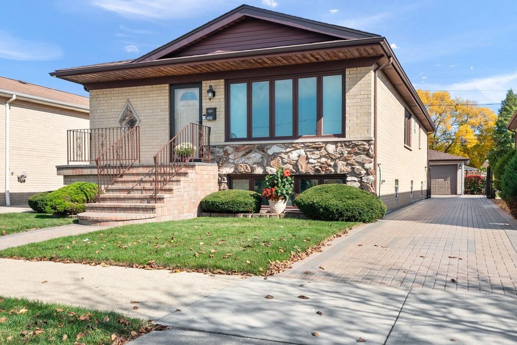 4933 N Sayre Avenue, Chicago, IL 60656 — exterior