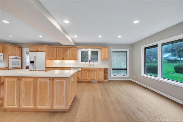 2710 Timberwyck Trail Drive, Troy, MI 48098