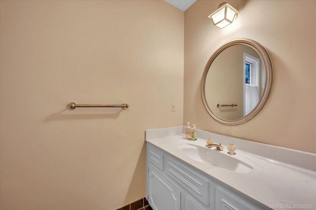 2710 Timberwyck Trail Drive, Troy, MI 48098