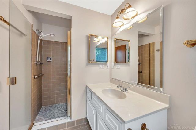 2710 Timberwyck Trail Drive, Troy, MI 48098