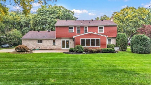 2710 Timberwyck Trail Drive, Troy, MI 48098